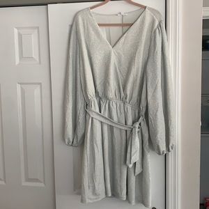 Chic Soul silver long sleeve mini dress, size 2X. Never worn.